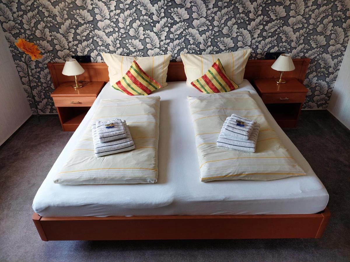 Hotel Zur Fischerklause Fedderwardersiel 外观 照片